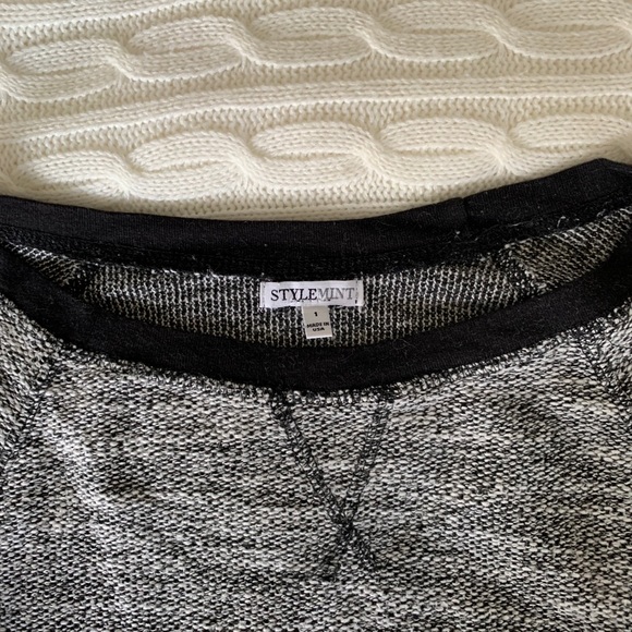 Speckled gray sweater - Picture 2 of 6